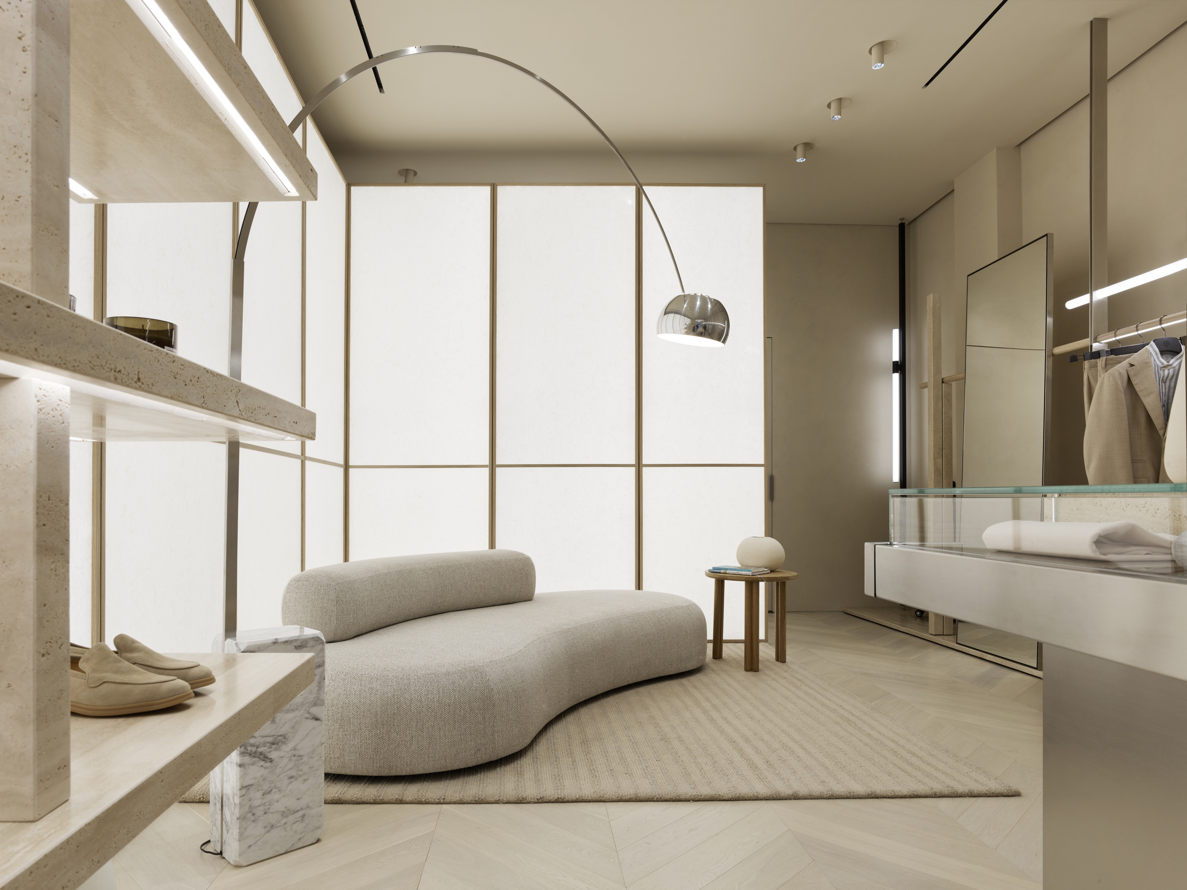 Reinforced clay finishing plaster TerraVista Plus Smooth Panna (cream) colour applied to the walls of Eleventy's Milan flagship store. Project by Parisotto+Formenton Photography: Pietro Savorelli