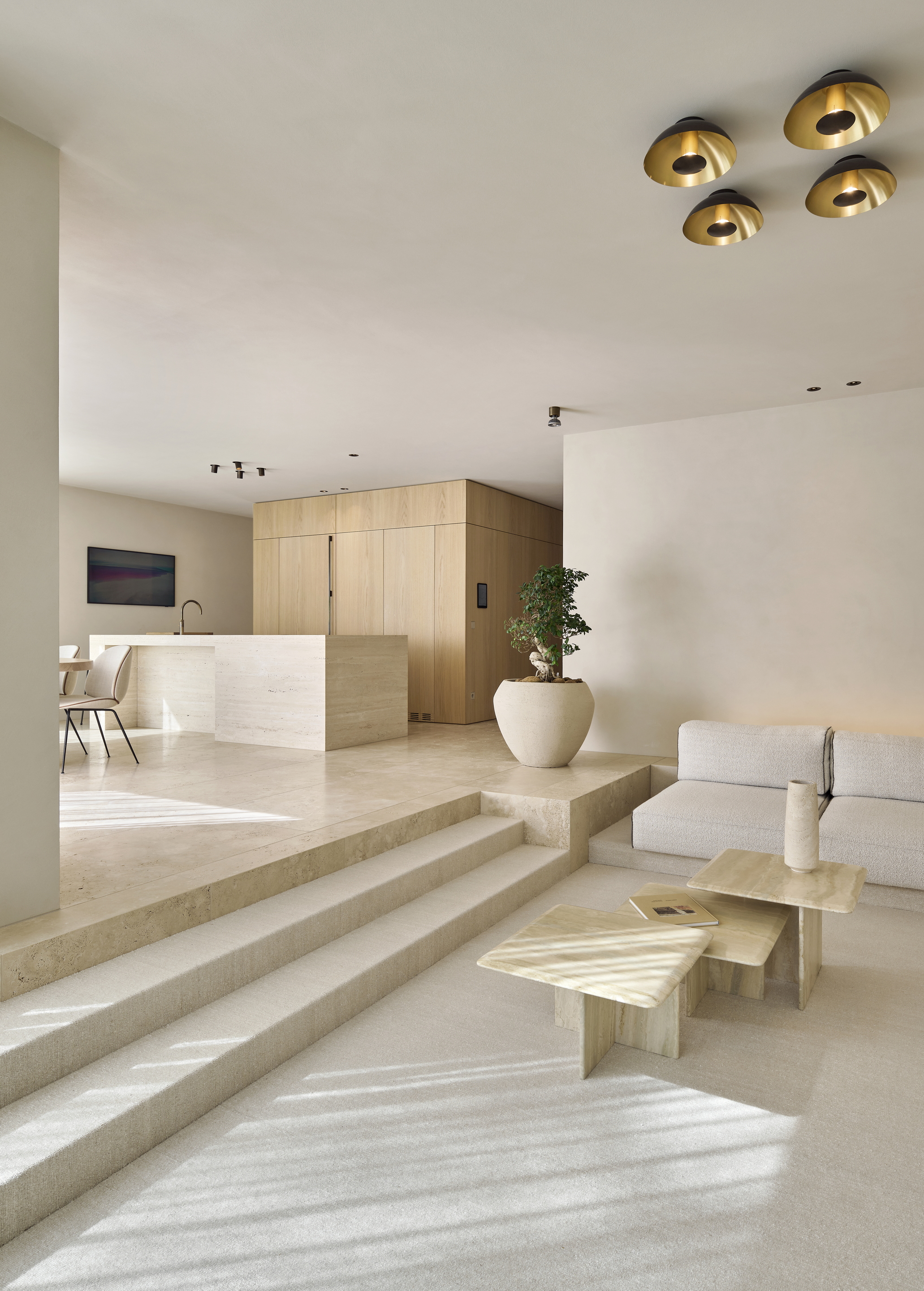 Fine-grained clay finishing plaster TerraVista Smooth Panna (cream) color applied to walls and ceilings of a villa in Augsburg, Bavaria, designed by Holzrausch. Photography by Oliver Jaist