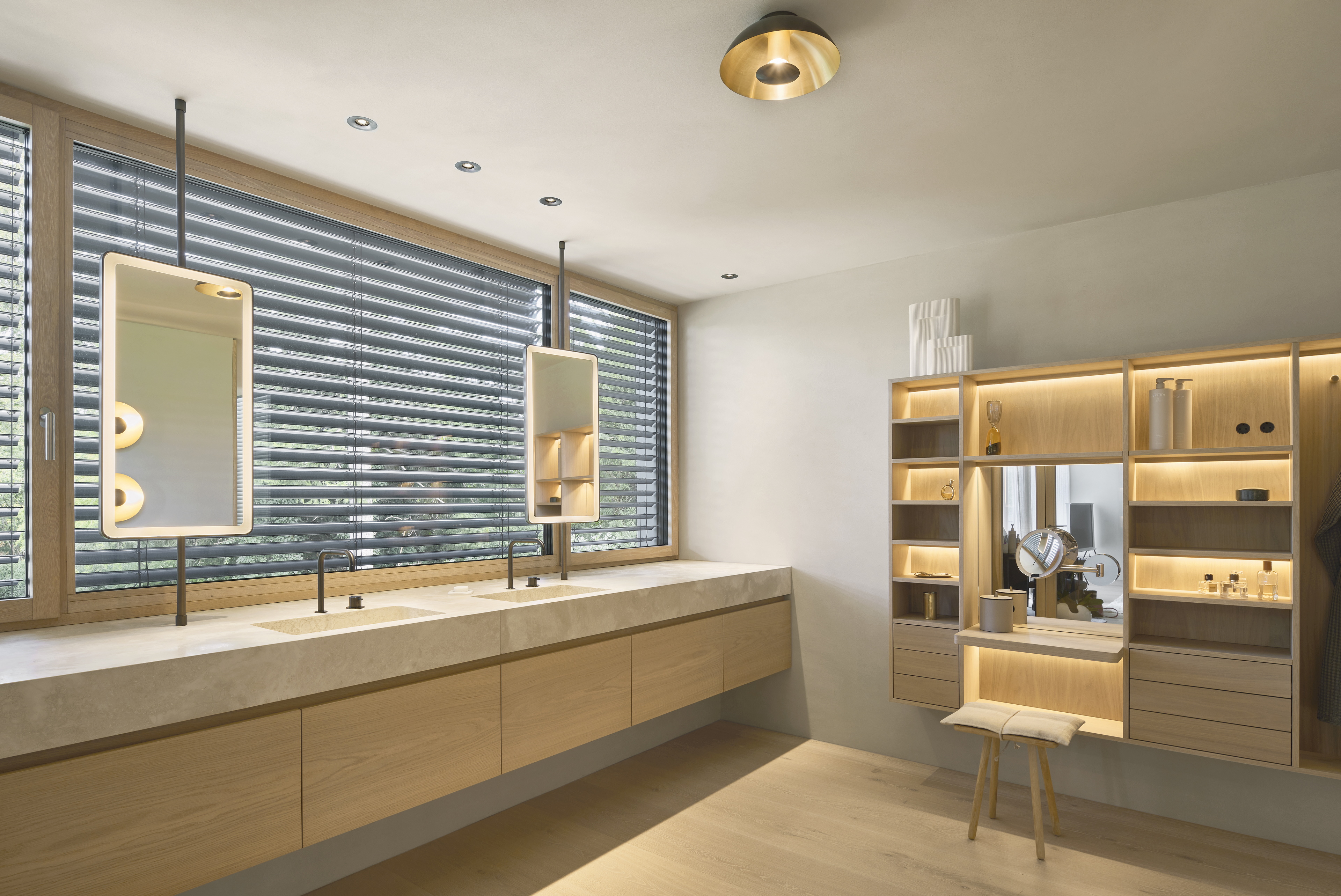 Fine-grained clay finishing plaster TerraVista Smooth Panna (cream) color applied to walls and ceilings of a villa in Augsburg, Bavaria, designed by Holzrausch. Photography by Oliver Jaist